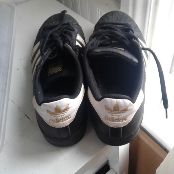 Adidas superstars - Picture 2 of 3